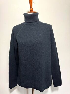 Title Nine Offsite Synergy Turtleneck Sweater in Black Size Small